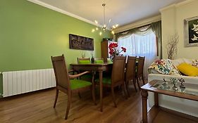 Apartamento há 500 mts da rua coberta